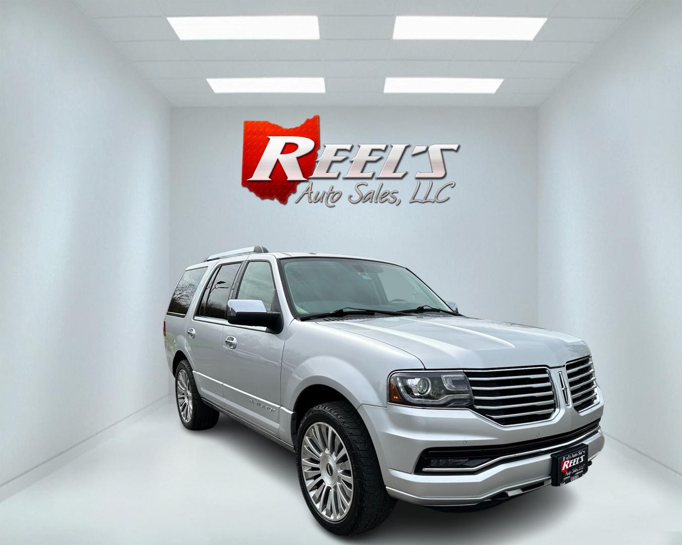 2017 Silver /Gray Lincoln Navigator Reserve 4WD (5LMJJ2LT4HE) with an 3.5L V6 DOHC 24V TWIN TURBO engine, 6 speed Automatic transmission, located at 11115 Chardon Rd. , Chardon, OH, 44024, (440) 214-9705, 41.580246, -81.241943 - Photo#2